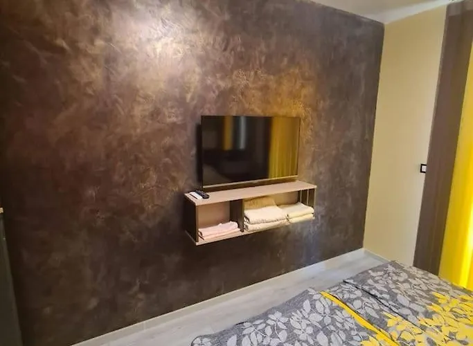 Апартамент Fully Furnished Apartment-b7 Варна